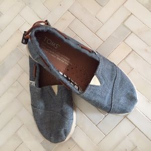 Toms youth size 13 blue denim